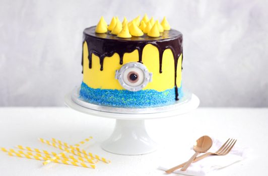 Despicable Me Minion Birthday Cake
